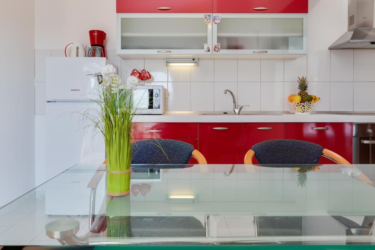 Apartman Strmota S Bazenom Sveti Filip i Jakov Exteriör bild